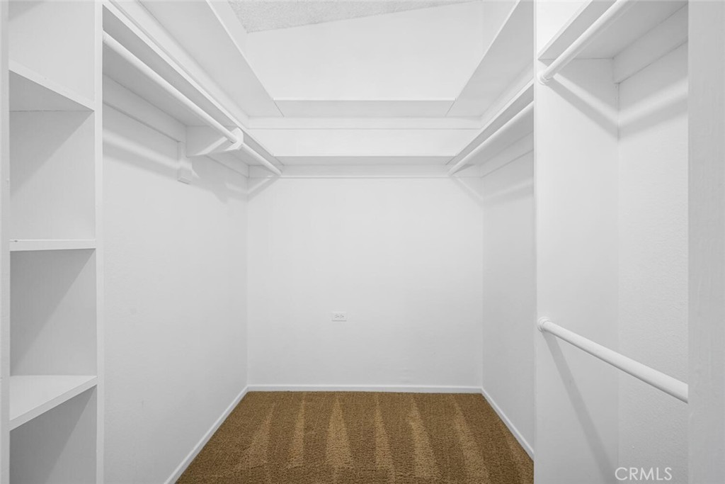 https://media.crmls.org/medias/02fc678d-64f9-4c27-8e78-c8520c2a939e.jpg?preset=X-Large