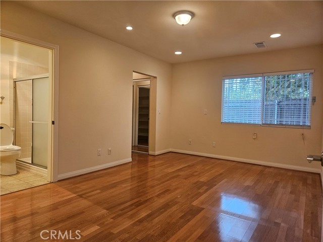 Detail Gallery Image 15 of 27 For 18310 Karen Dr, Tarzana,  CA 91356 - 4 Beds | 5 Baths