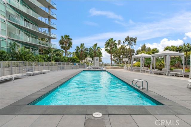 Detail Gallery Image 9 of 36 For 13600 Marina Pointe, Marina Del Rey,  CA 90292 - 2 Beds | 2/1 Baths