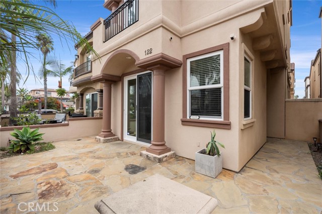 Detail Gallery Image 3 of 54 For 122 9th Street, Huntington Beach,  CA 92648 - 3 Beds | 3/2 Baths