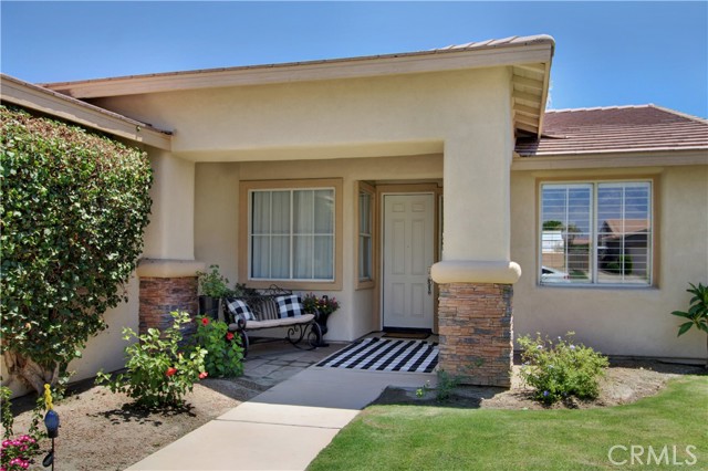 29688 Calle Colina, Cathedral City CA: https://media.crmls.org/medias/02fea282-87d9-41e7-a312-58e19e988070.jpg