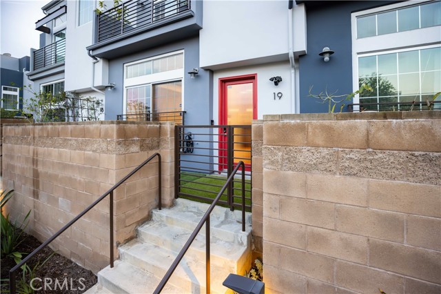 Detail Gallery Image 3 of 43 For 5350 Playa Vista Dr #19,  Playa Vista,  CA 90094 - 3 Beds | 2/1 Baths