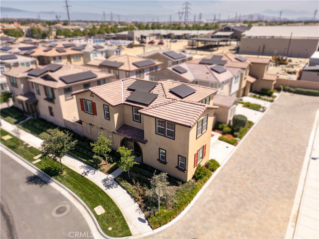 https://media.crmls.org/medias/02ffafa3-5721-4a28-b142-cbaae734d65e.jpg?preset=X-Large
