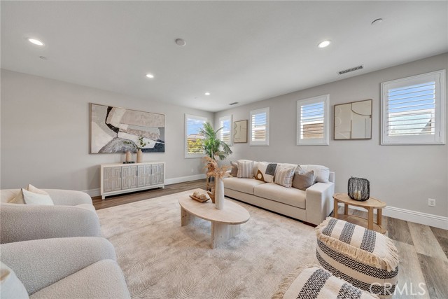 Detail Gallery Image 36 of 62 For 61 Windwalker Way, Tustin,  CA 92782 - 6 Beds | 5/1 Baths