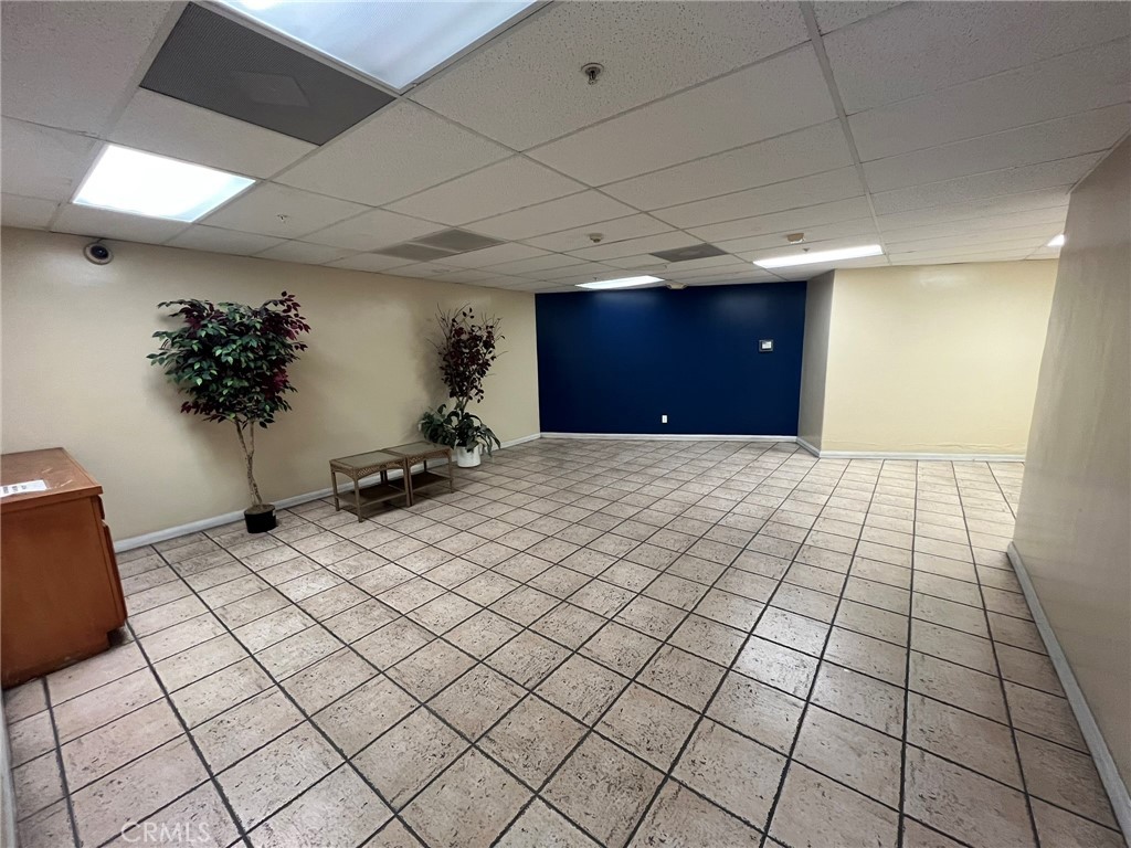 https://media.crmls.org/medias/03001950-e94a-45ed-9d7e-32b730759afa.jpg?preset=X-Large