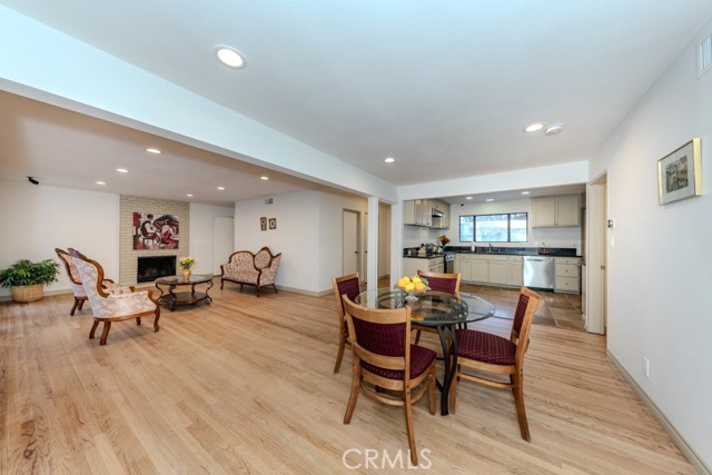 Detail Gallery Image 4 of 55 For 2309 E Sycamore St, Anaheim,  CA 92806 - 4 Beds | 2 Baths