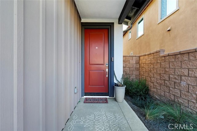 2275 Melogold Way, Corona CA: https://media.crmls.org/medias/0300603d-3d07-4f3c-80a7-4766a97b84ea.jpg