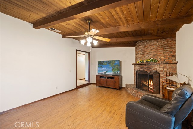 Image 17 of 58 For 41050 Mesa Robles Circle