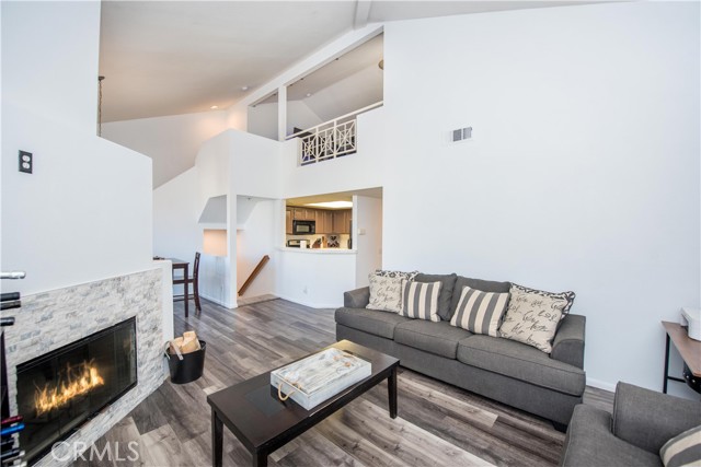 Detail Gallery Image 5 of 27 For 2290 Indigo Hills Dr #6,  Corona,  CA 92879 - 2 Beds | 2 Baths