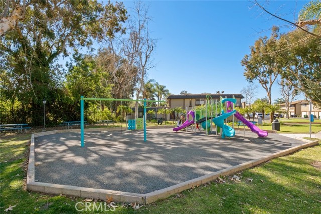 Detail Gallery Image 26 of 41 For 26253 via Roble #14,  Mission Viejo,  CA 92691 - 2 Beds | 1/1 Baths