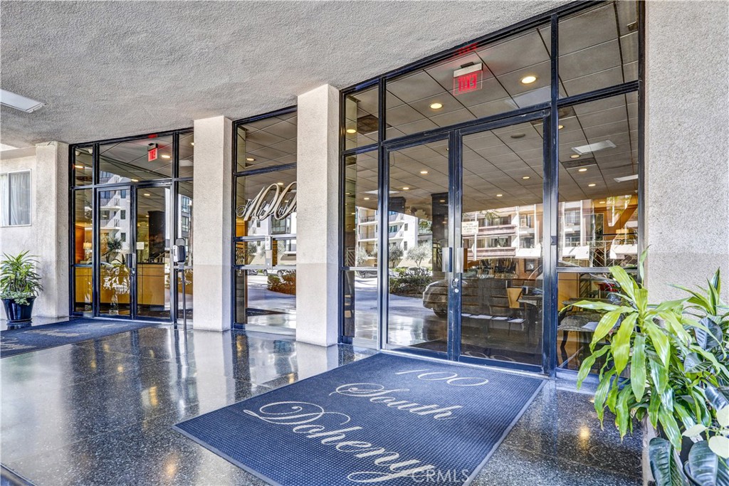 100 S Doheny Drive #315