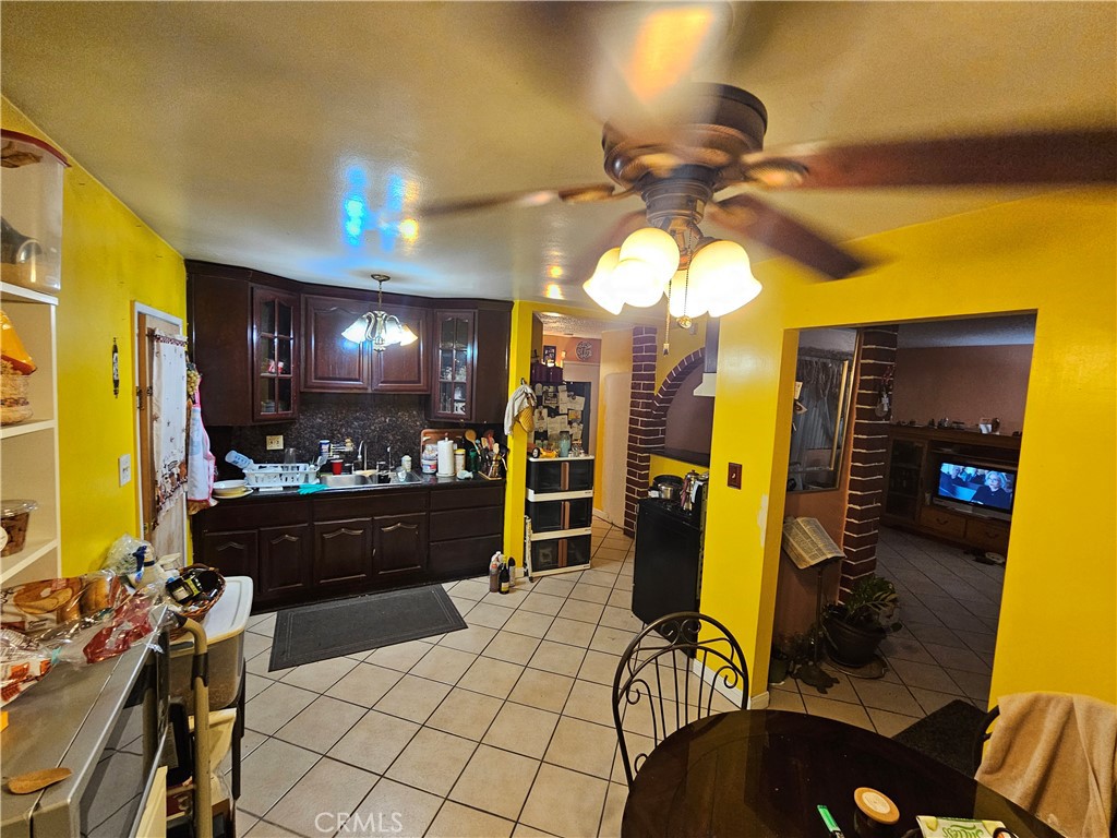 https://media.crmls.org/medias/030355ca-cc45-4122-9e2a-ba0c6156a02f.jpg?preset=X-Large