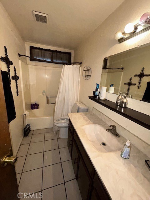 18145 10th Street, Bloomington CA: https://media.crmls.org/medias/030395e9-706c-41d7-ad68-b27a3d3a4adc.jpg