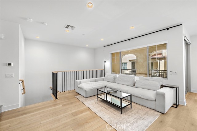 Detail Gallery Image 9 of 43 For 506 Deeann, Lake Forest,  CA 92610 - 3 Beds | 2/2 Baths