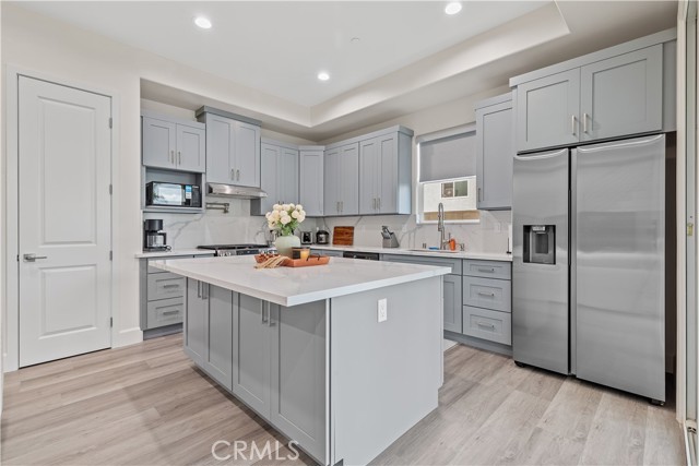 Detail Gallery Image 16 of 31 For 305 N Mountain View St, Santa Ana,  CA 92703 - 3 Beds | 3/1 Baths