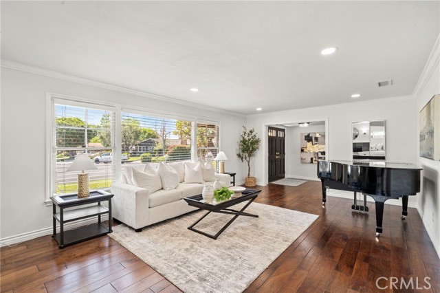 Detail Gallery Image 6 of 50 For 18661 Vale, Santa Ana,  CA 92705 - 4 Beds | 2 Baths