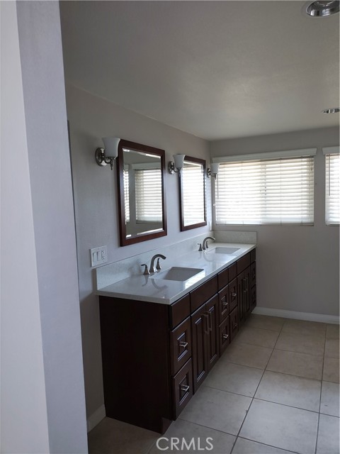 19325 Tomlee Avenue, Torrance CA: https://media.crmls.org/medias/0305dac3-1895-4ee2-95e1-b7988765c147.jpg