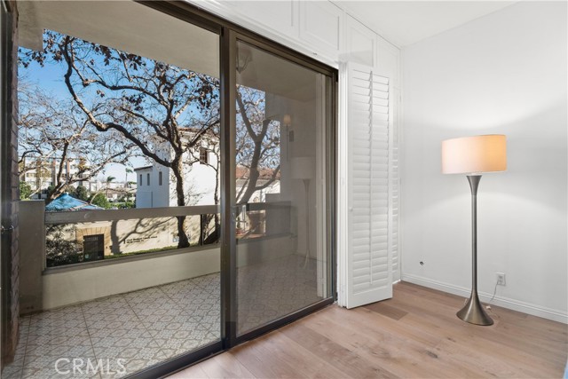 Detail Gallery Image 25 of 40 For 141 S Linden Dr #203,  Beverly Hills,  CA 90212 - 2 Beds | 2 Baths