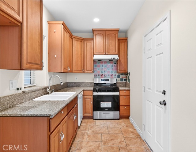 Detail Gallery Image 10 of 53 For 225 N Alhambra, Monterey Park,  CA 91755 - 4 Beds | 3 Baths