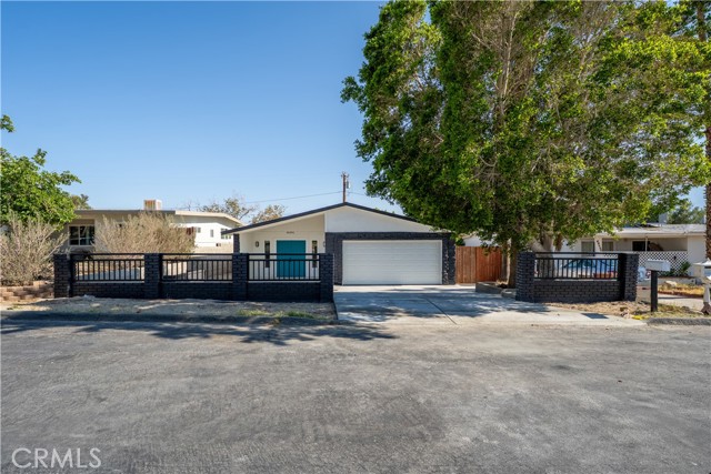 Detail Gallery Image 4 of 29 For 66895 Flora Ave, Desert Hot Springs,  CA 92240 - 4 Beds | 2 Baths