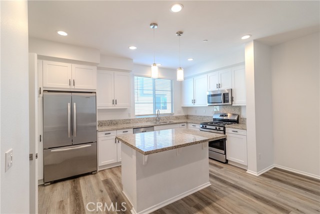 Detail Gallery Image 15 of 46 For 646 Savi, Corona,  CA 92878 - 3 Beds | 2/2 Baths