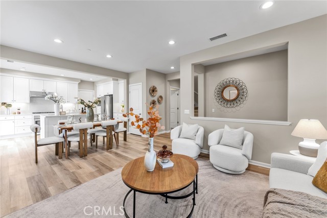 Detail Gallery Image 4 of 40 For 168 Outwest, Irvine,  CA 92618 - 3 Beds | 3 Baths