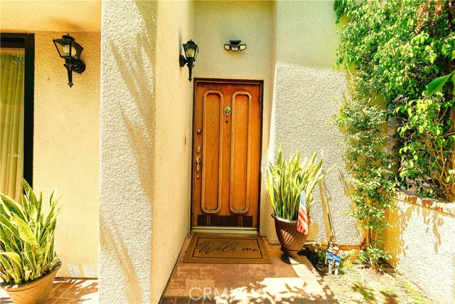 18759 Hatteras Street, Tarzana CA: https://media.crmls.org/medias/03073737-f62d-4436-901e-922f676dea2b.jpg