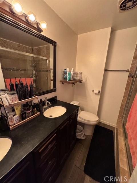 Detail Gallery Image 19 of 22 For 6045 Harding Ave, South Gate,  CA 90280 - 2 Beds | 2 Baths