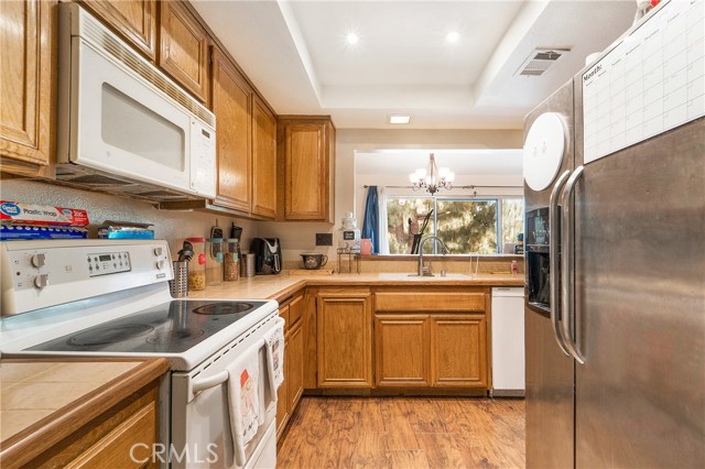 Detail Gallery Image 7 of 27 For 1405 Pinon Pl #3,  Fullerton,  CA 92835 - 3 Beds | 2 Baths
