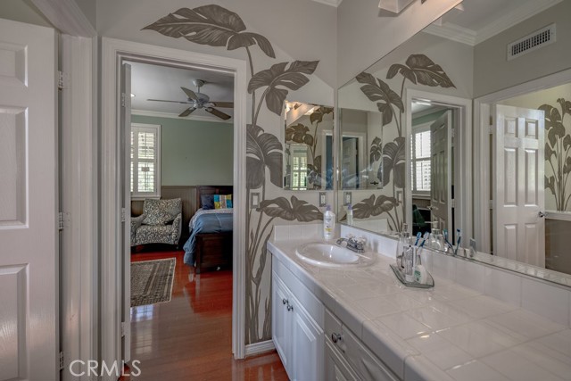 Detail Gallery Image 30 of 55 For 23816 Spinnaker Ct, Valencia,  CA 91355 - 4 Beds | 2/1 Baths