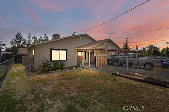 Detail Gallery Image 1 of 1 For 322 May St, Bakersfield,  CA 93308 - 3 Beds | 1 Baths