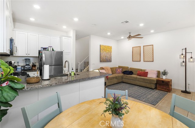 Detail Gallery Image 4 of 22 For 24131 Tuscany Ave #1303,  Murrieta,  CA 92562 - 3 Beds | 2/1 Baths