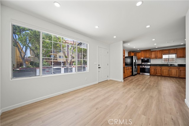 Detail Gallery Image 7 of 25 For 252 W Tujunga Ave, Burbank,  CA 91502 - 3 Beds | 2 Baths