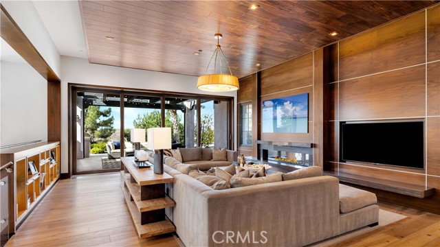 Image 24 of 69 For 2 Thomas Road