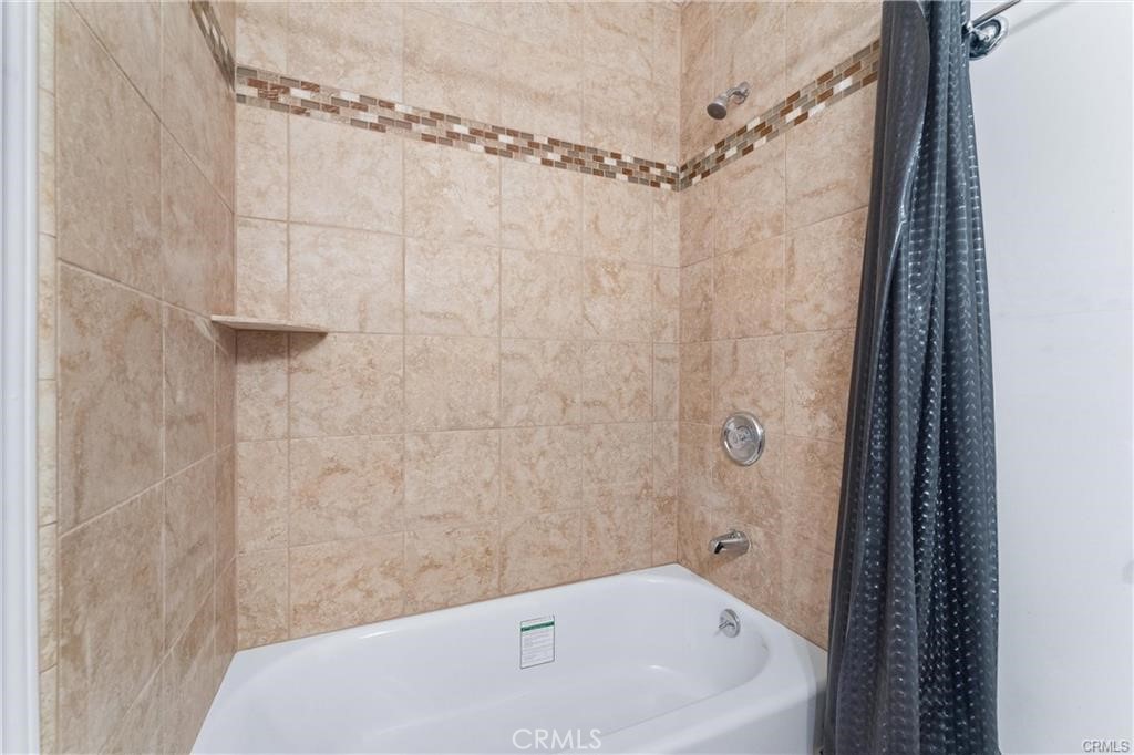 https://media.crmls.org/medias/030d563e-e851-4dd4-8f5d-d6667612a1f4.jpg?preset=X-Large