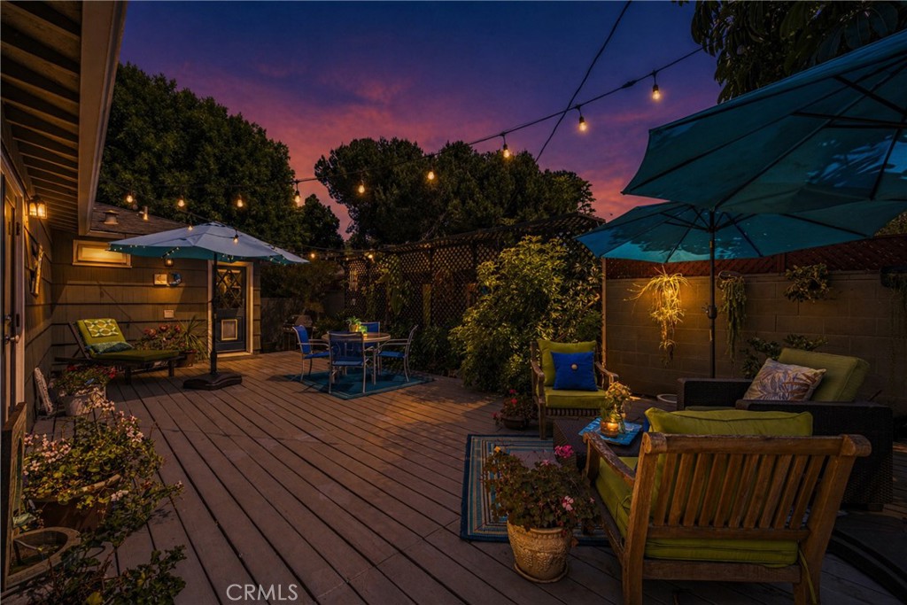 https://media.crmls.org/medias/030e57a4-35e3-4a36-9569-d7240ee6b1ad.jpg?preset=X-Large