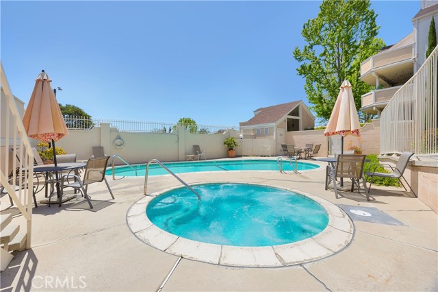Detail Gallery Image 4 of 27 For 3845 Farquhar Ave #115,  Los Alamitos,  CA 90720 - 2 Beds | 2 Baths