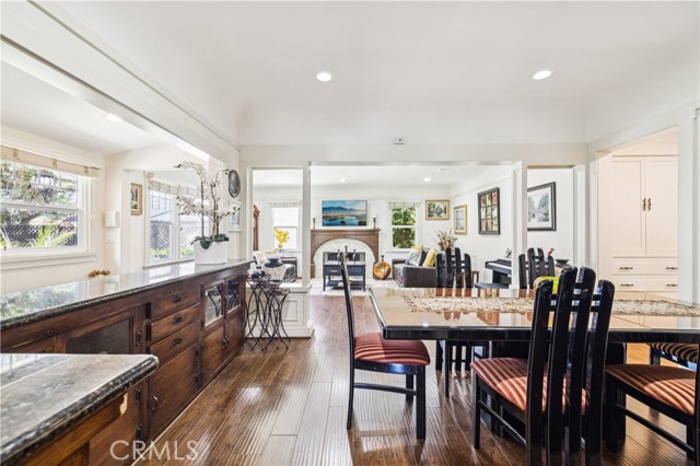 Detail Gallery Image 13 of 58 For 13621 Erwin St, Van Nuys,  CA 91401 - 4 Beds | 3 Baths