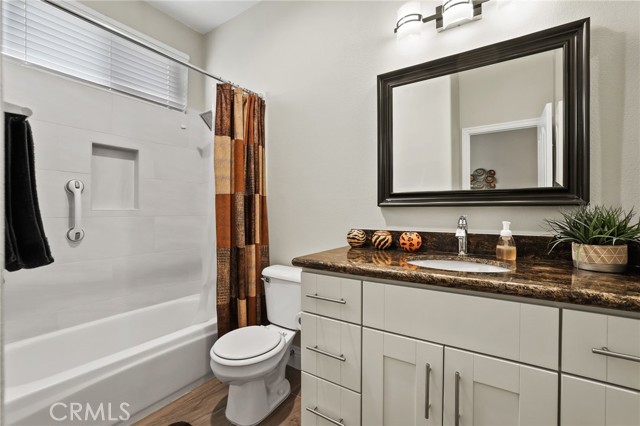 Image 20 of 53 For 22701 Foxridge