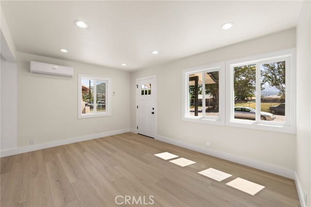 Detail Gallery Image 6 of 27 For 7488 Los Feliz Dr, Highland,  CA 92346 - 2 Beds | 1 Baths