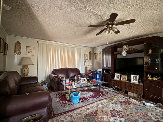 Detail Gallery Image 16 of 51 For 25330 Vancouver Ave, Adelanto,  CA 92301 - 4 Beds | 3 Baths