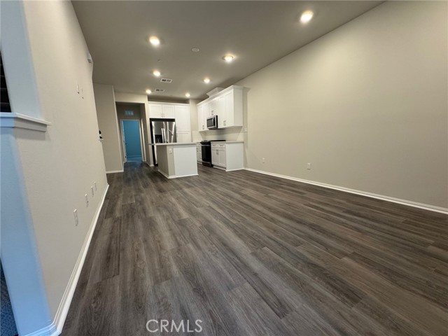 1440 stratus Drive, Pomona CA: https://media.crmls.org/medias/0310f35f-bf66-4b3d-be87-ebdc0b8deb28.jpg