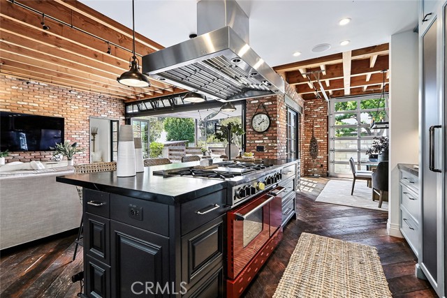 3208 Agnes Road, Manhattan Beach CA: https://media.crmls.org/medias/03117924-2465-4df6-b154-310edbf9002c.jpg