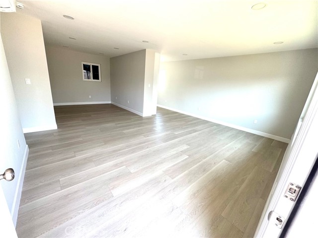 Detail Gallery Image 7 of 8 For 409 E Lemon Ave, Glendora,  CA 91740 - 2 Beds | 2 Baths