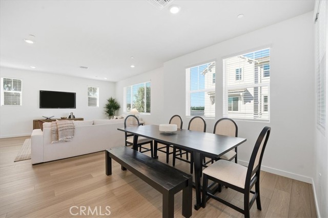 Detail Gallery Image 12 of 43 For 2392 Haley Point Drive #104,  Ventura,  CA 93003 - 3 Beds | 3/1 Baths