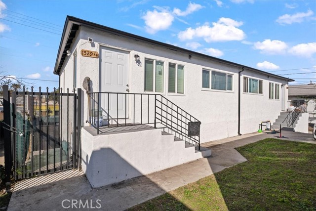 Detail Gallery Image 6 of 9 For 1525 W 105th St, Los Angeles,  CA 90047 - – Beds | – Baths