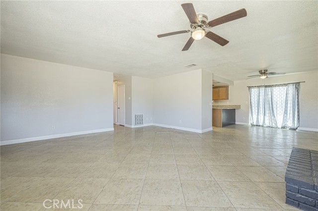 Detail Gallery Image 8 of 35 For 17394 Laredo Vista, Palmdale,  CA 93591 - 3 Beds | 2 Baths