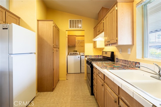 Detail Gallery Image 7 of 16 For 145 Morocco #145,  Palm Springs,  CA 92264 - 3 Beds | 2 Baths