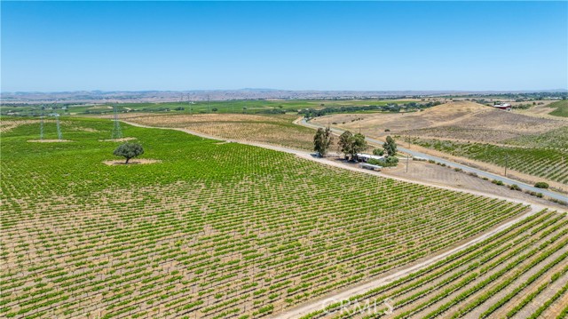 4950 Union Rd, Paso Robles CA: https://media.crmls.org/medias/03139dc7-4077-46e0-91ea-3849fb6c0a81.jpg