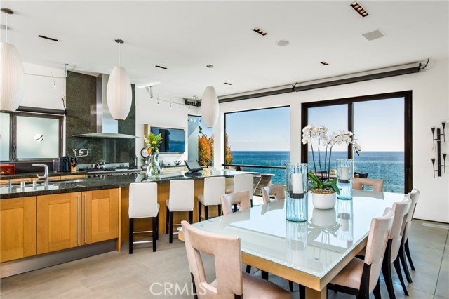 Detail Gallery Image 5 of 32 For 2665 Victoria Dr, Laguna Beach,  CA 92651 - 5 Beds | 4/2 Baths